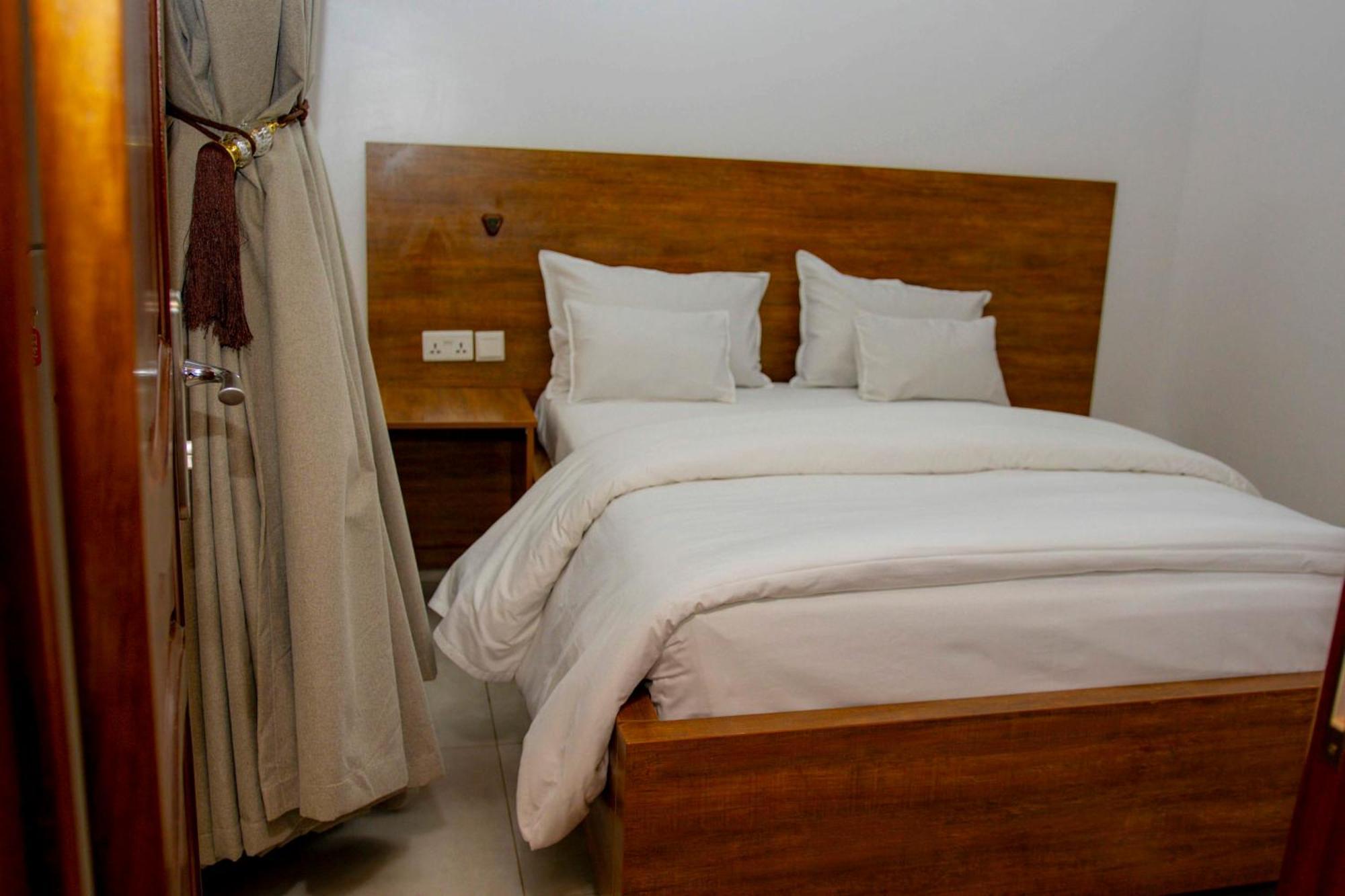 Ally Ngali Motel Kigali Buitenkant foto